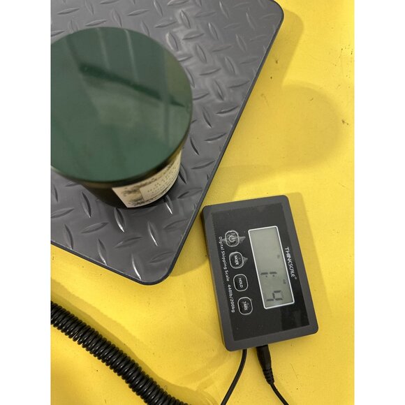 Leoben Company Balsam & Fir 9 Oz Candle Soy Wax Happy Holidays Christmas Tree - Picture 6 of 6